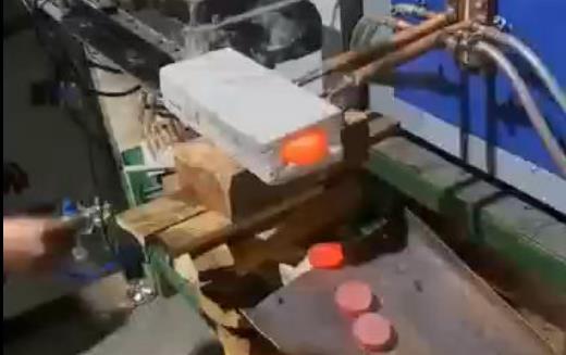 超音频午夜影院污视频加热炉 铁饼自动送料上料加热处理