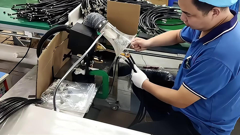 高频焊接机，轻松实现接线端子锡焊，让你的工作更轻松！