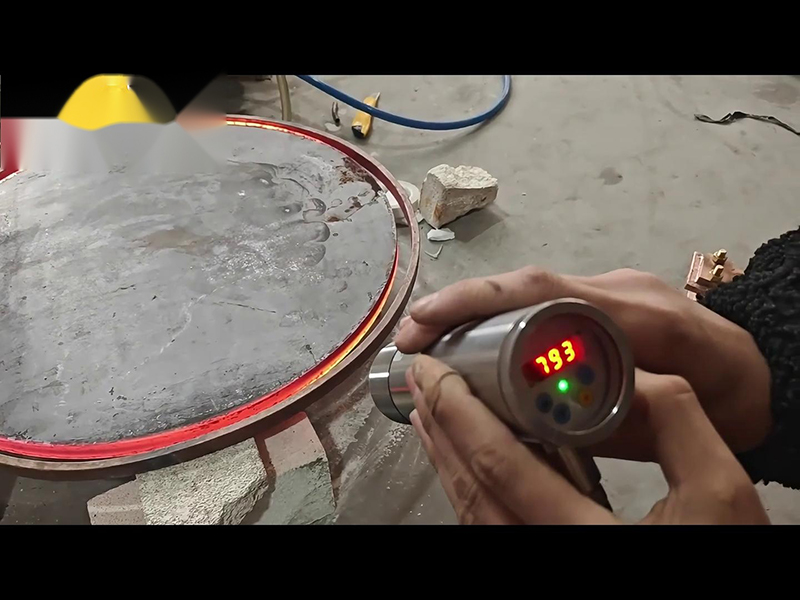 160KW超音频午夜影院污视频加热设备完全有能力将直径700mm、厚度20mm的圆形钢饼加热到900度