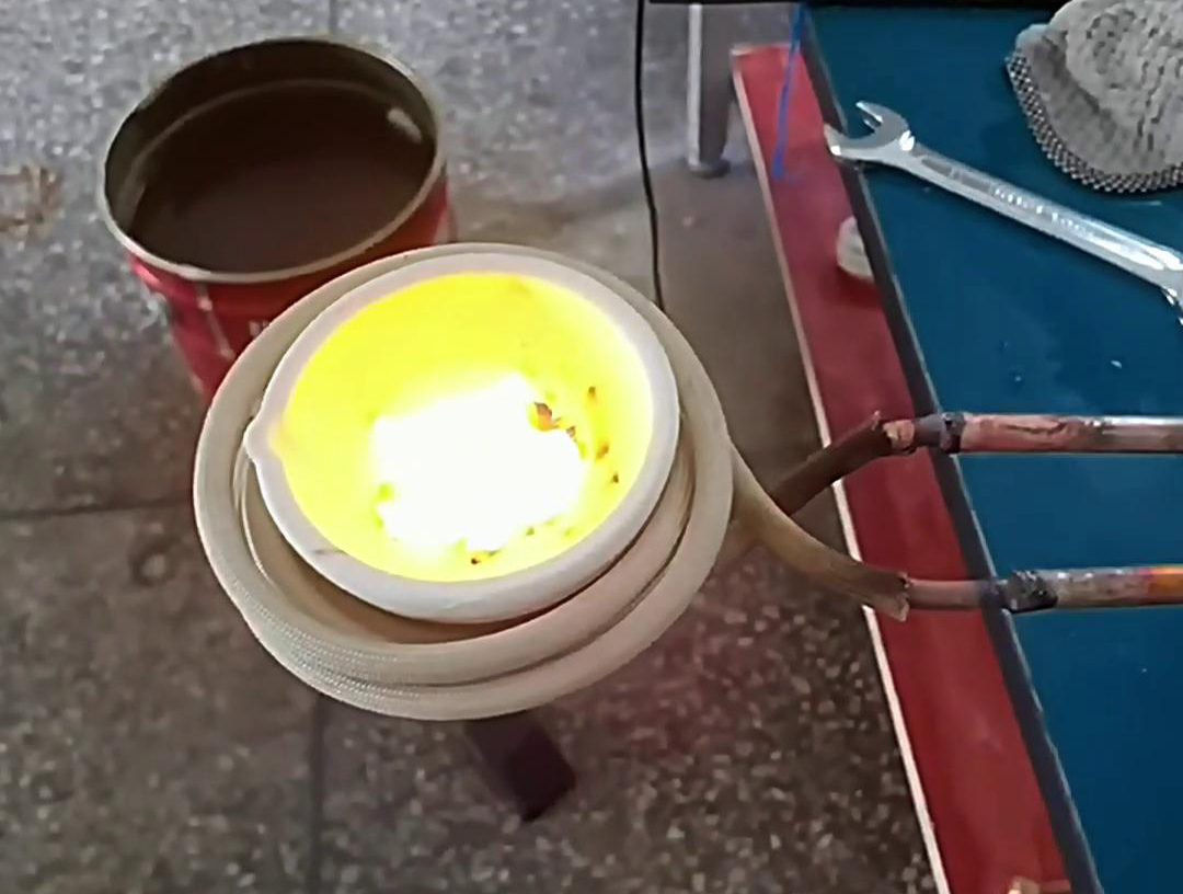 220V 小型贵金属熔炼炉：多场景适用的熔炼小能手