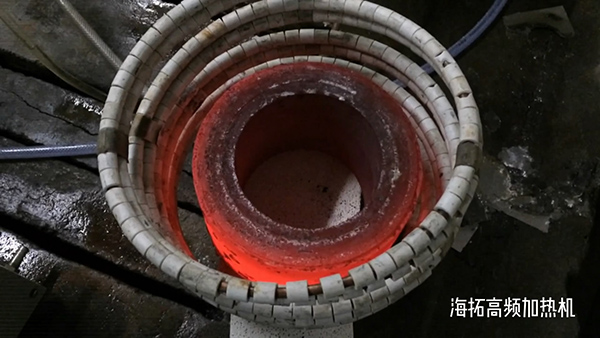 高频午夜影院污视频加热设备加热大型铁管试样