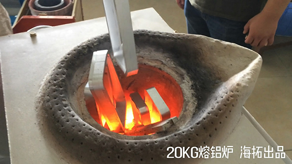 午夜影院污视频熔炼炉的缺点就是比煤炭炉贵