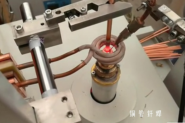 高频午夜影院污视频钎焊机自动送焊丝 实现焊接自动化
