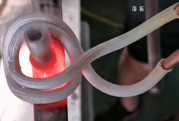 高频焊机实现不锈钢管焊接，用的是铜焊料