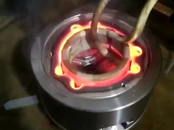 立式高频成人午夜免费APP热处理钢材加热温差的控制